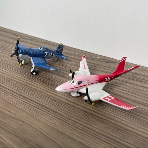 Disney Pixar Planes #7 Skipper Riley Rochelle die-cast plane Toy Aircraft Lot - Picture 1 of 13